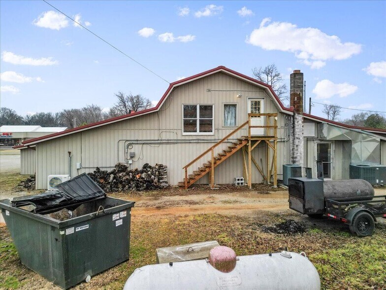 More Photos Of 1027 Porter Wagoner Blvd, West Plains Restaurant For Sale