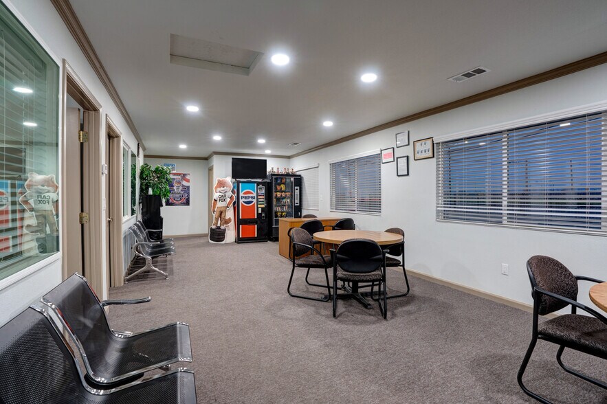 More Photos Of 854 Crows Landing Rd, Modesto Auto Dealership For Sale