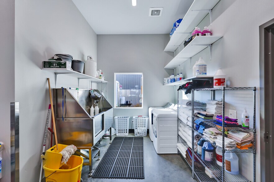 More Photos Of 16614 E Sprague Ave, Veradale Freestanding For Sale