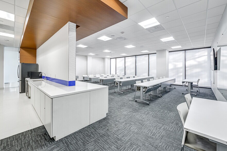 More Photos Of 4835 Lyndon B Johnson Fwy, Dallas Unknown For Lease