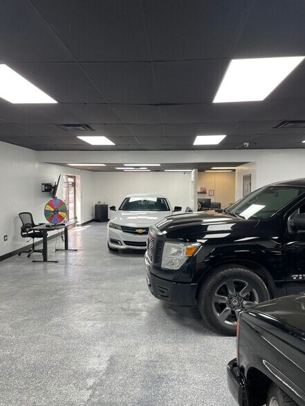 More Photos Of 3810 W Van Buren St, Phoenix Auto Dealership For Sale