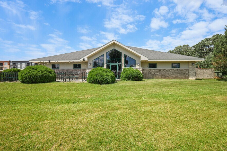 More Photos Of 830 Oregon Center Dr, Oregon Restaurant For Sale