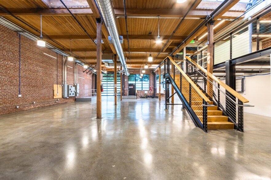 More Photos Of 75 14th St, San Francisco Light Distribution For Lease