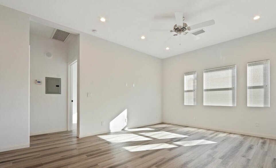 More Photos Of 846-848 N Sycamore Ave, Los Angeles Apartments For Sale