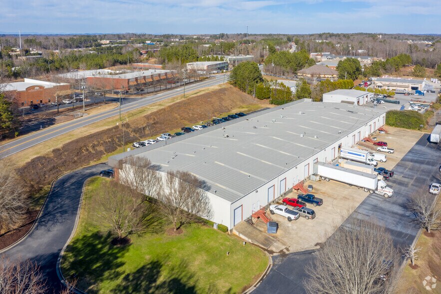More Photos Of 355 Brogdon Rd, Suwanee Warehouse For Lease