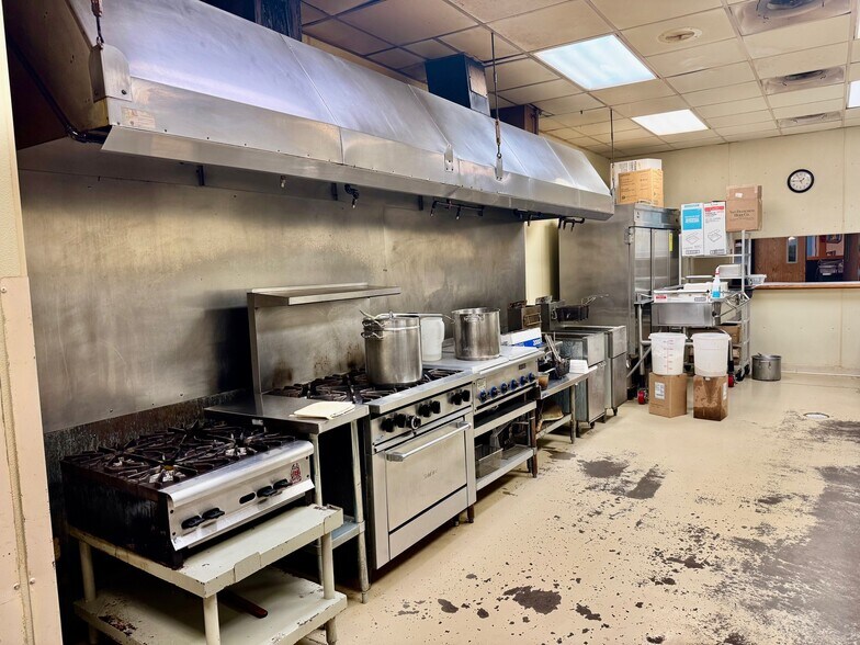 More Photos Of 200 N Central Ave, Parsons General Retail For Sale