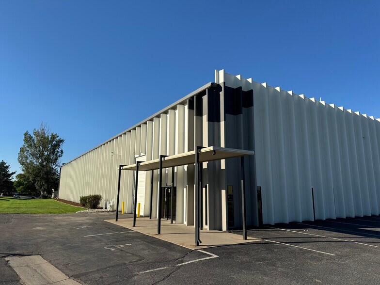 More Photos Of 5775 Monaco St, Commerce City Manufacturing For Lease