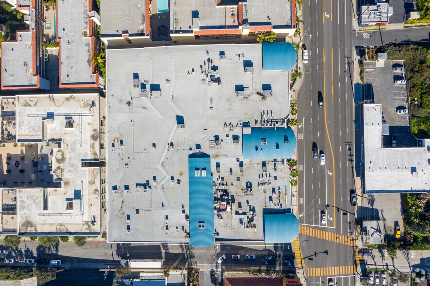 More Photos Of 1601 Pacific Coast Hwy, Hermosa Beach General Retail For Lease