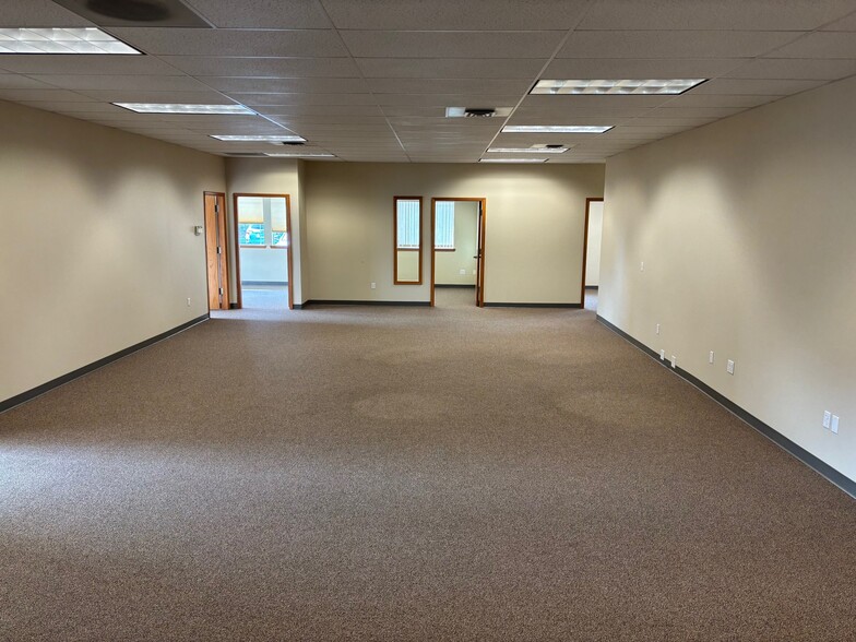 More Photos Of 2805 Saint Andrews Loop, Pasco Office For Lease