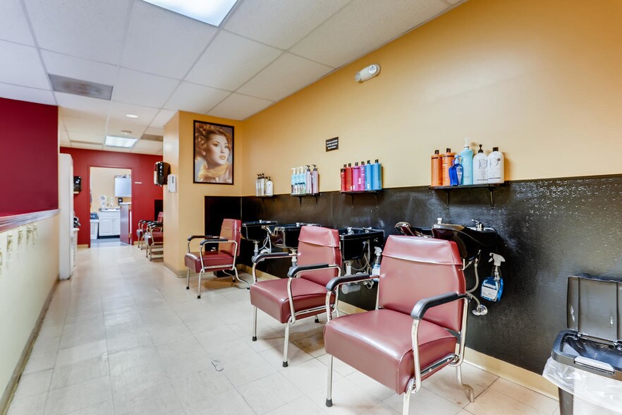 More Photos Of 16800 E Mississippi Ave, Aurora Freestanding For Sale