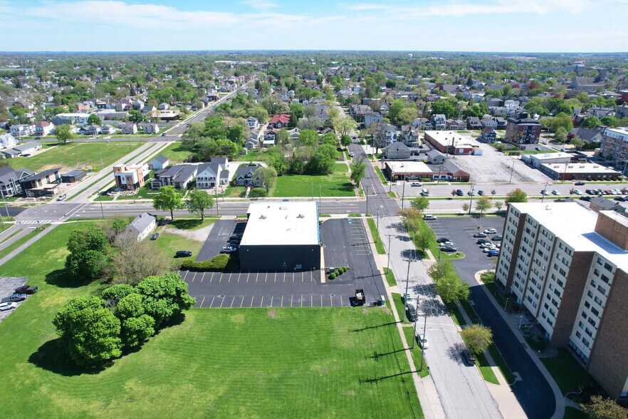 More Photos Of 419 E Market St, Sandusky Hotel For Sale