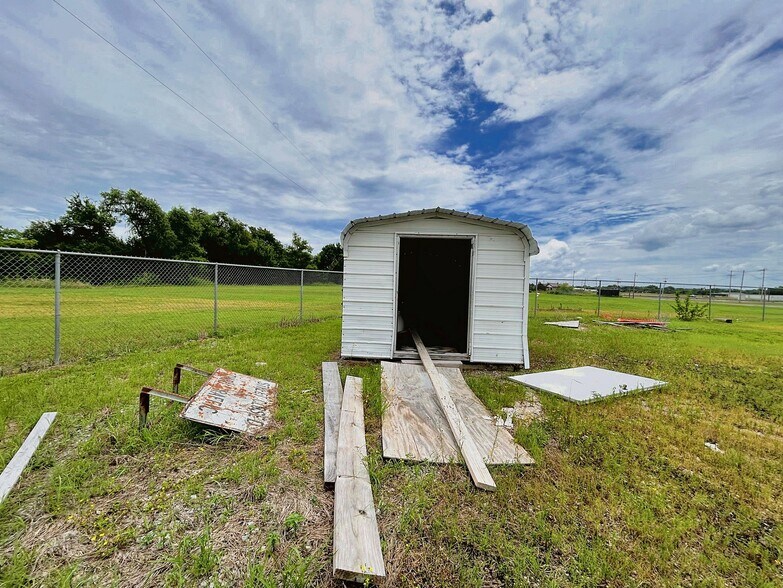 More Photos Of 120 W Peak Blvd, Muskogee Freestanding For Sale