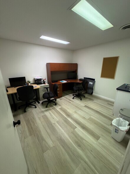 More Photos Of 1824 E Broad St, Columbus Office For Lease