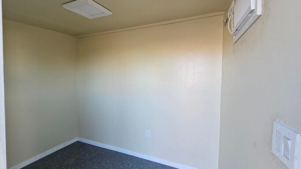 More Photos Of 11026 Roswell Ave, Pomona Industrial For Lease