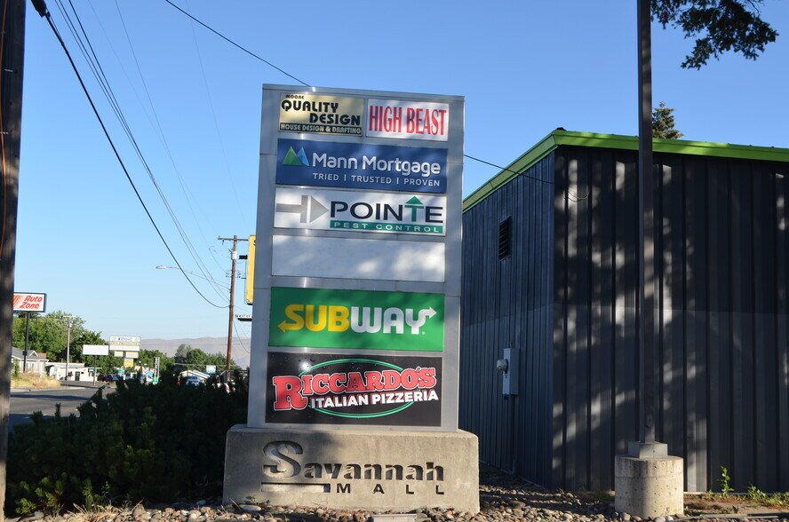 More Photos Of 247 Thain Rd, Lewiston Office For Lease