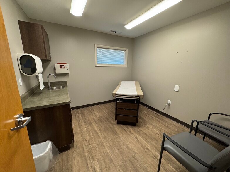 More Photos Of 1755 Fulton St, Elkhart Medical For Sale