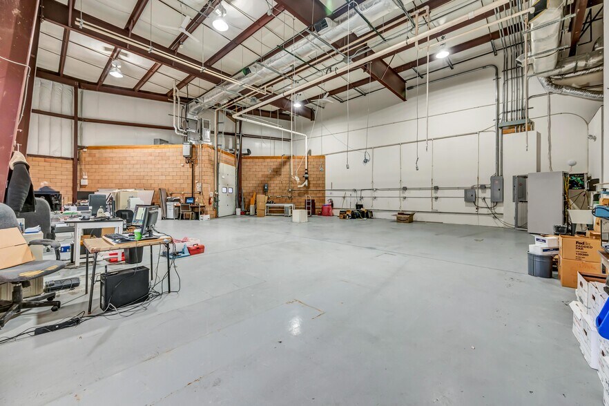 More Photos Of 1087 Federal Rd, Brookfield Warehouse For Lease
