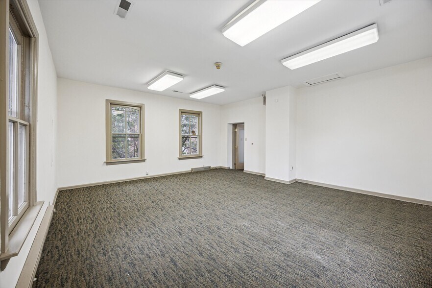More Photos Of 300 Pond St, Bristol Office For Sale
