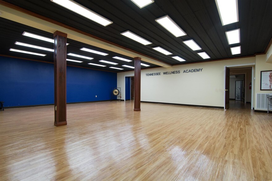 More Photos Of 600 E Old Hickory Blvd, Madison Freestanding For Sale