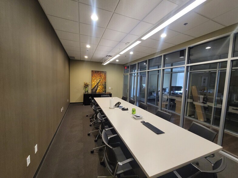 More Photos Of 3131 Halvor Ln, Superior Light Distribution For Lease