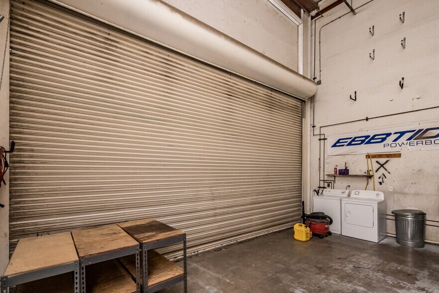 More Photos Of 951 Lake Havasu Ave N, Lake Havasu City Showroom For Lease