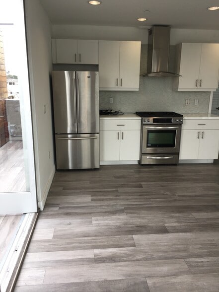 More Photos Of 600 S La Brea Ave, Los Angeles Storefront Retail Residential For Sale