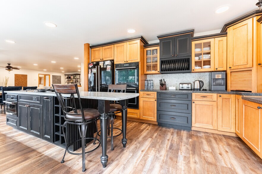 More Photos Of 914 Citadel Dr, Everson Office Residential For Sale