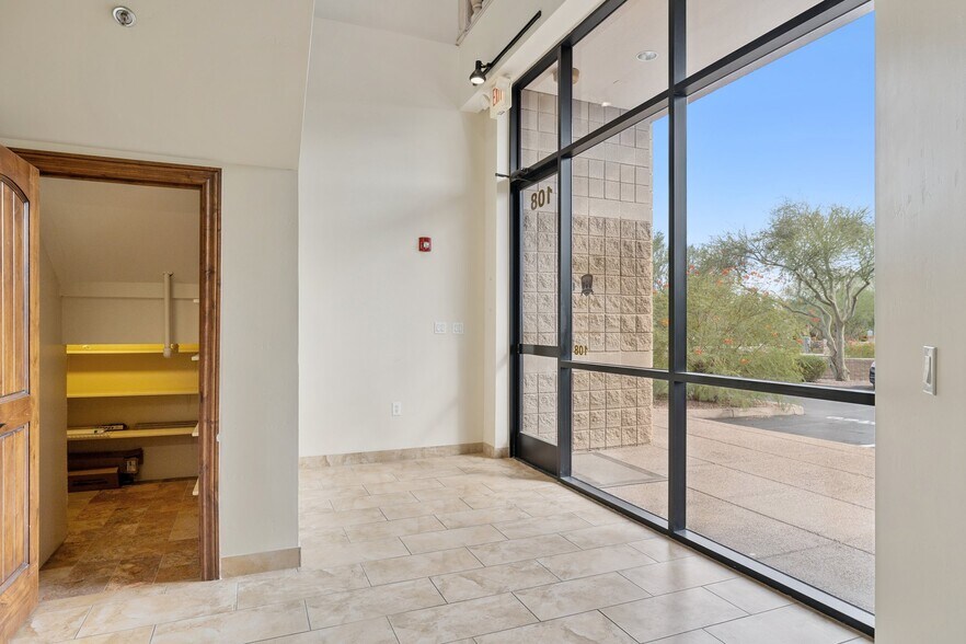 More Photos Of 9096 E Bahia Dr, Scottsdale Showroom For Sale