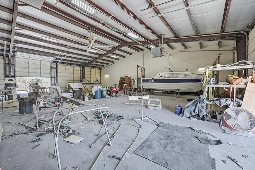 More Photos Of 180 E Chapman Dr, Sanger Warehouse For Sale