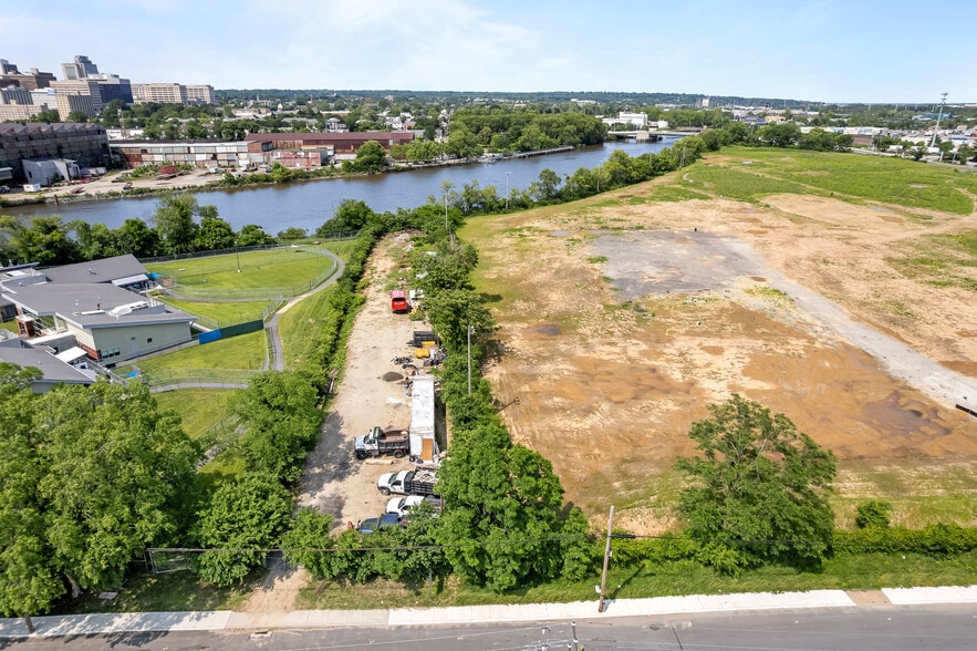 More Photos Of 731 A St, Wilmington Land For Sale