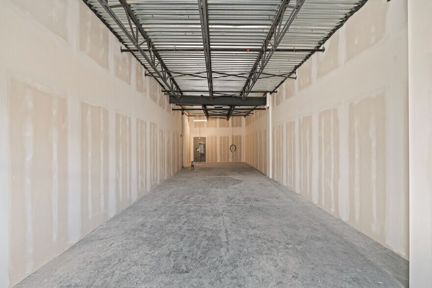 More Photos Of 246 Nolanridge Cres NW, Calgary Storefront For Lease