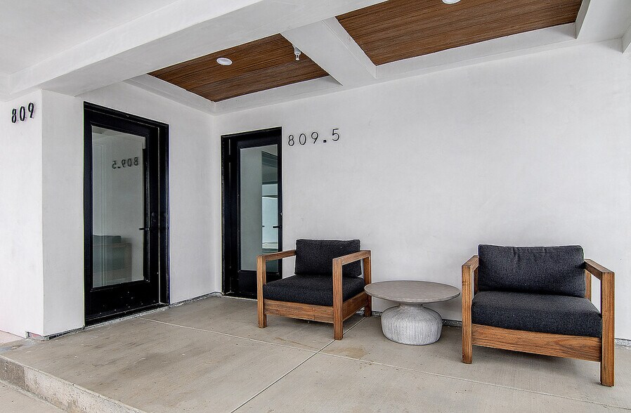 More Photos Of 811 N Harvard Blvd, Los Angeles Multifamily For Sale