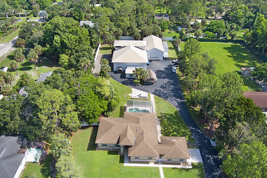 Primary Photo Of 6761 Golden Gate Pky, Naples Flex For Sale