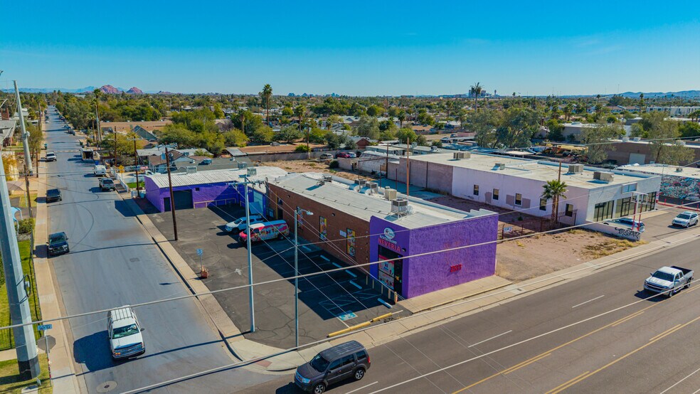 More Photos Of 2533 N 16th St, Phoenix Showroom For Sale