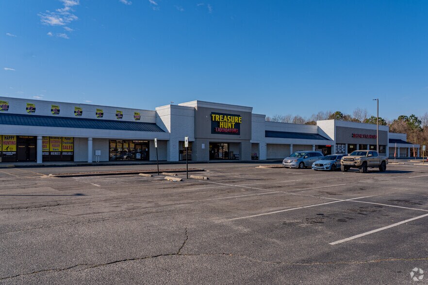 More Photos Of 1308-1320 W Grantham St, Goldsboro General Retail For Sale