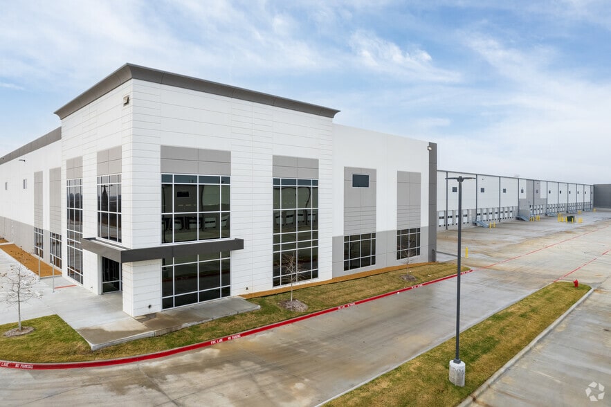 Primary Photo Of W Everman Pky @ Sycamore School Road, Fort Worth Unknown For Lease