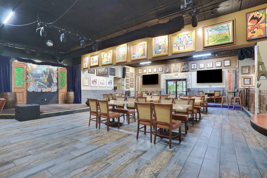 More Photos Of 11475 San Jose Blvd, Jacksonville Bar For Sale