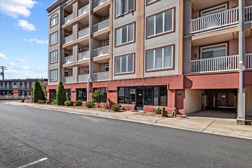 More Photos Of 100 Taylor St, Colonial Beach Storefront Retail Office For Sale