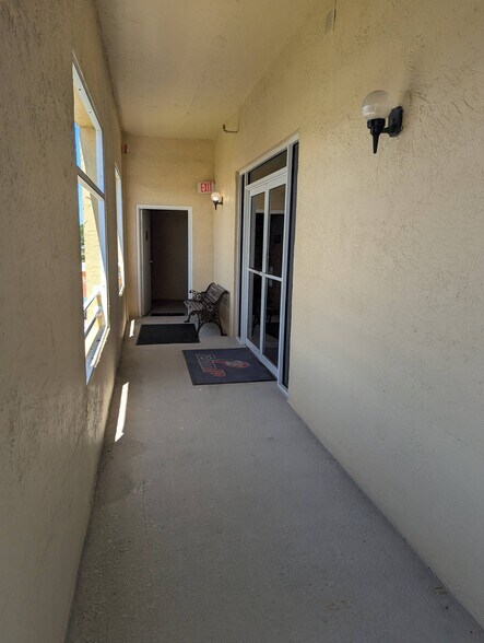 More Photos Of 701 NW Federal Hwy, Stuart Medical For Lease