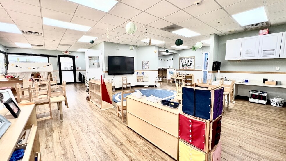 More Photos Of 205 Market Pl, Roswell Schools For Sale