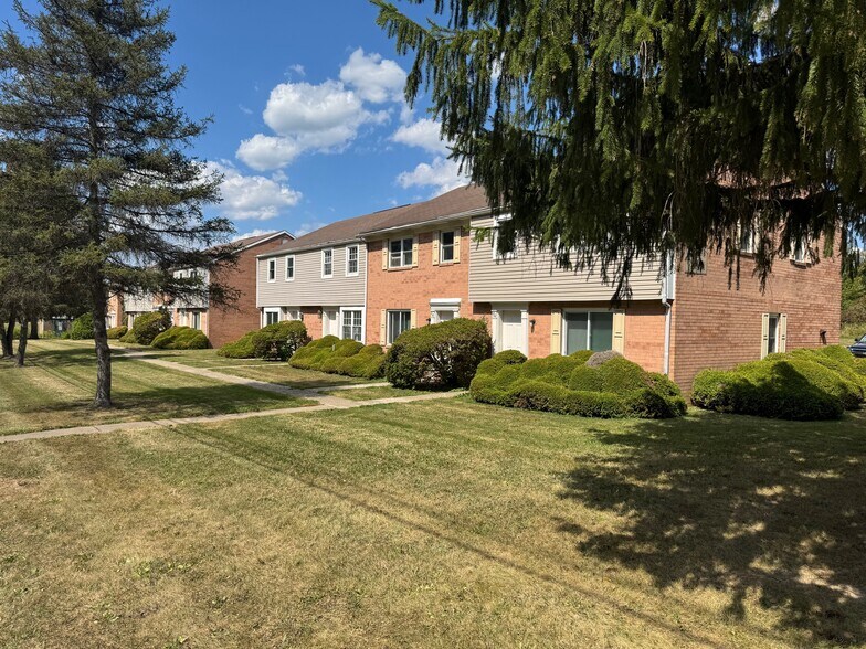 More Photos Of 278 Cameron Dr, Slippery Rock Apartments For Sale