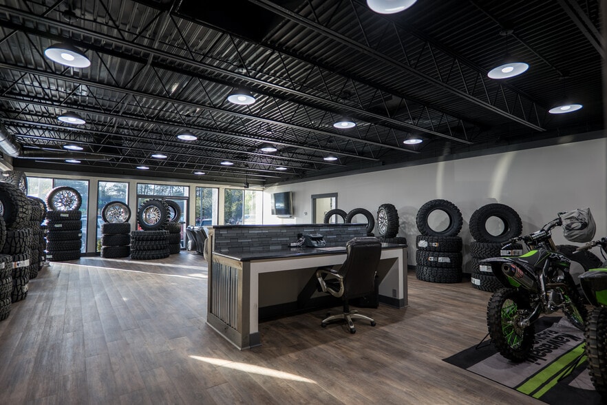 More Photos Of 1201 N Ashley St, Valdosta Auto Repair For Sale