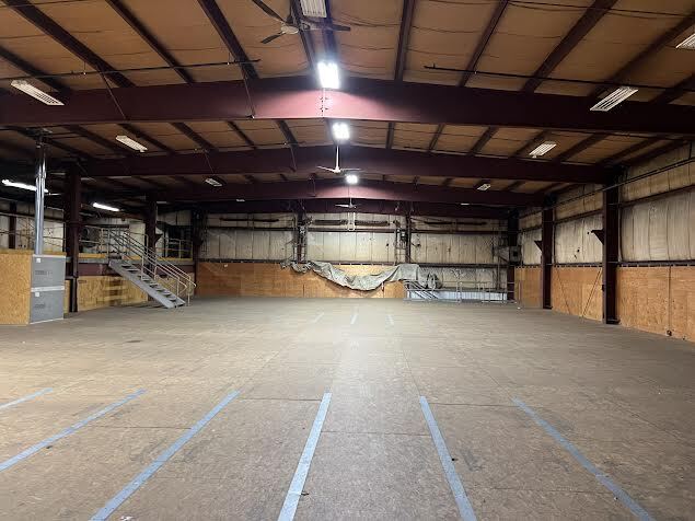 More Photos Of 4 Gator Rock Rd, Somersworth Distribution For Sale