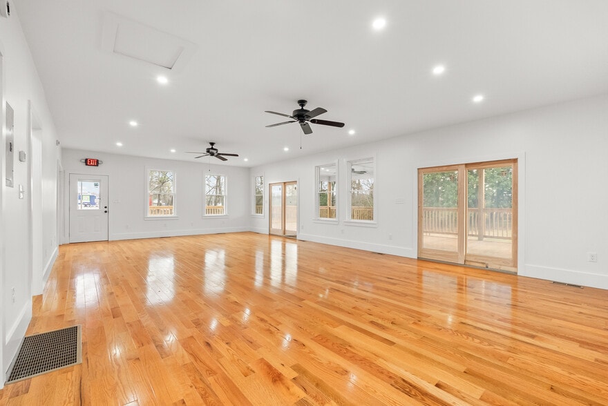 More Photos Of 15115 Forest Road, Forest Office For Lease