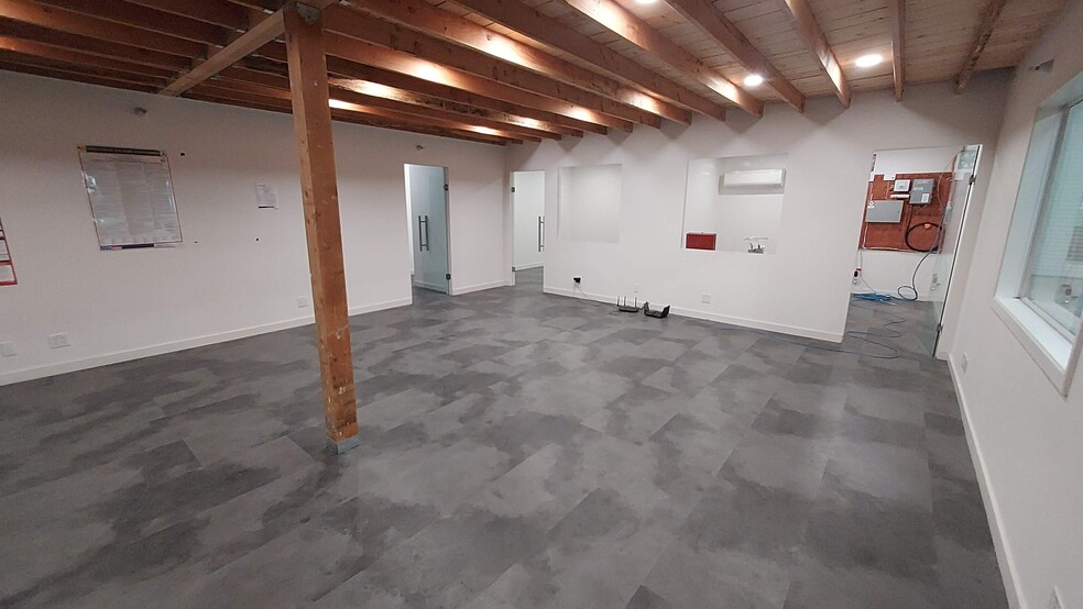 More Photos Of 215 O'Neill Ave, Belmont Warehouse For Lease