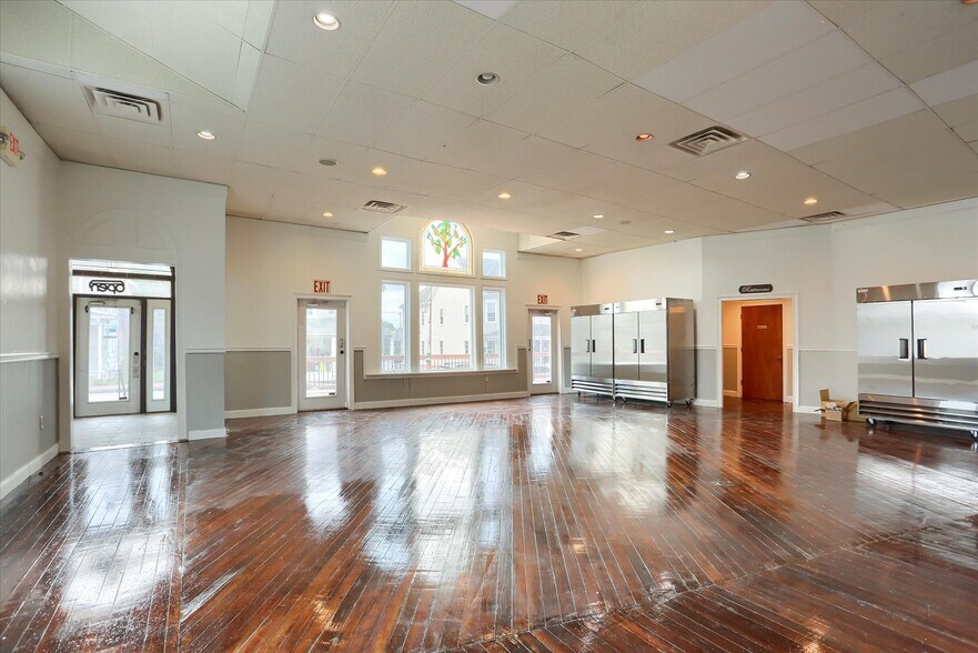 More Photos Of 5948 Linglestown Rd, Harrisburg Restaurant For Sale