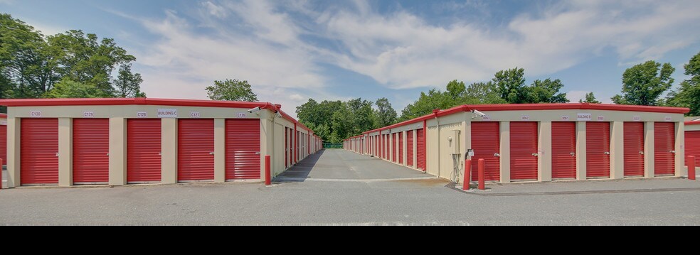More Photos Of 1825 N Fayetteville St, Asheboro Self Storage For Sale