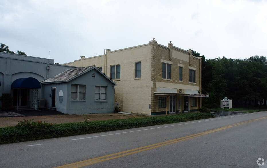 More Photos Of 675 30th Ave N, Saint Petersburg Freestanding For Sale