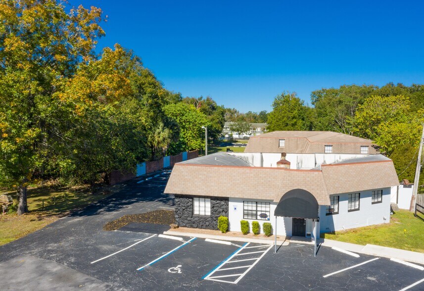 More Photos Of 2945 NE 3rd St, Ocala Office For Sale