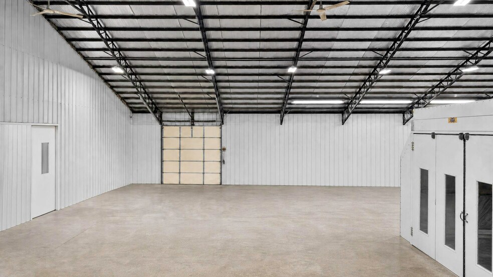 More Photos Of 412 N Mickey Mantle Blvd, Commerce Auto Repair For Sale